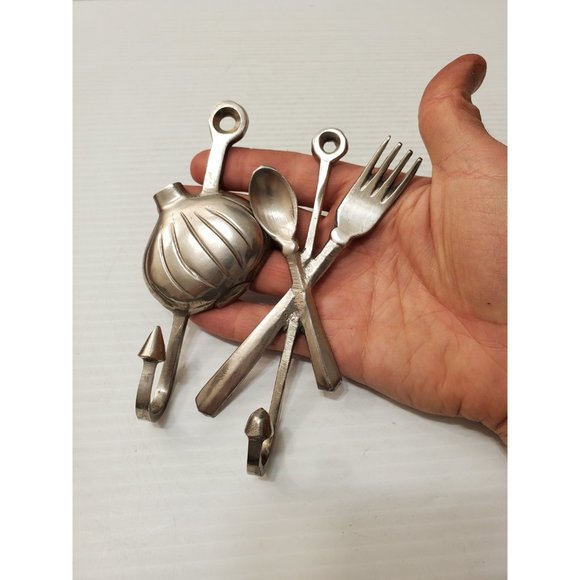 Pretty Vintage Brass Hanging Hook Kitchen Home Decor Collectors Item tow… - Picture 2 of 10